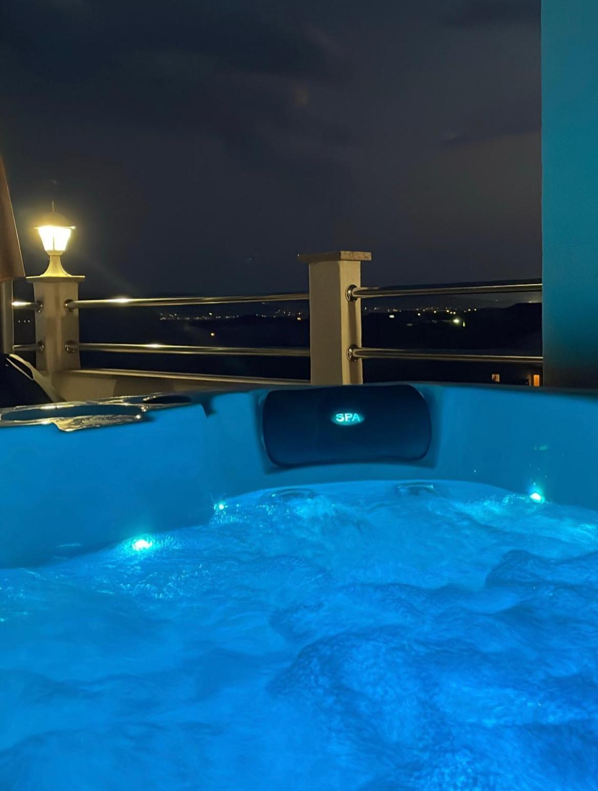Villa Andrijana - Exclusively Yours - Family Getaway With Private Pool Kaštela Eksteriør bilde