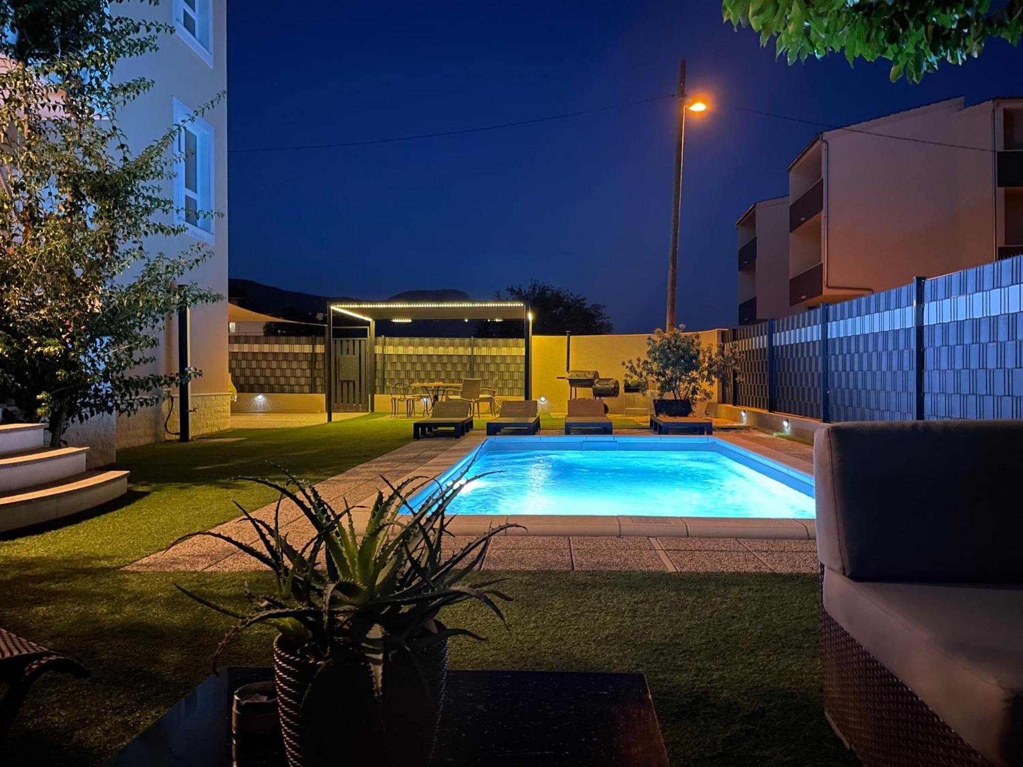 Villa Andrijana - Exclusively Yours - Family Getaway With Private Pool Kaštela Eksteriør bilde