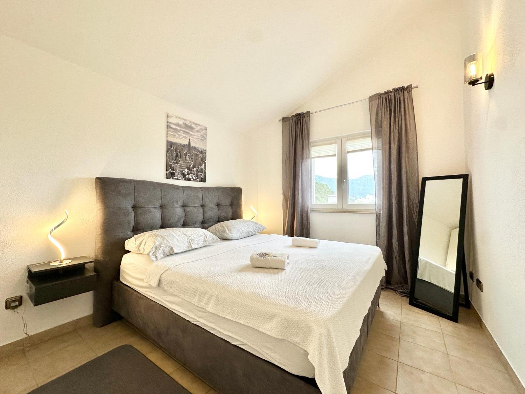 Villa Andrijana - Exclusively Yours - Family Getaway With Private Pool Kaštela Eksteriør bilde