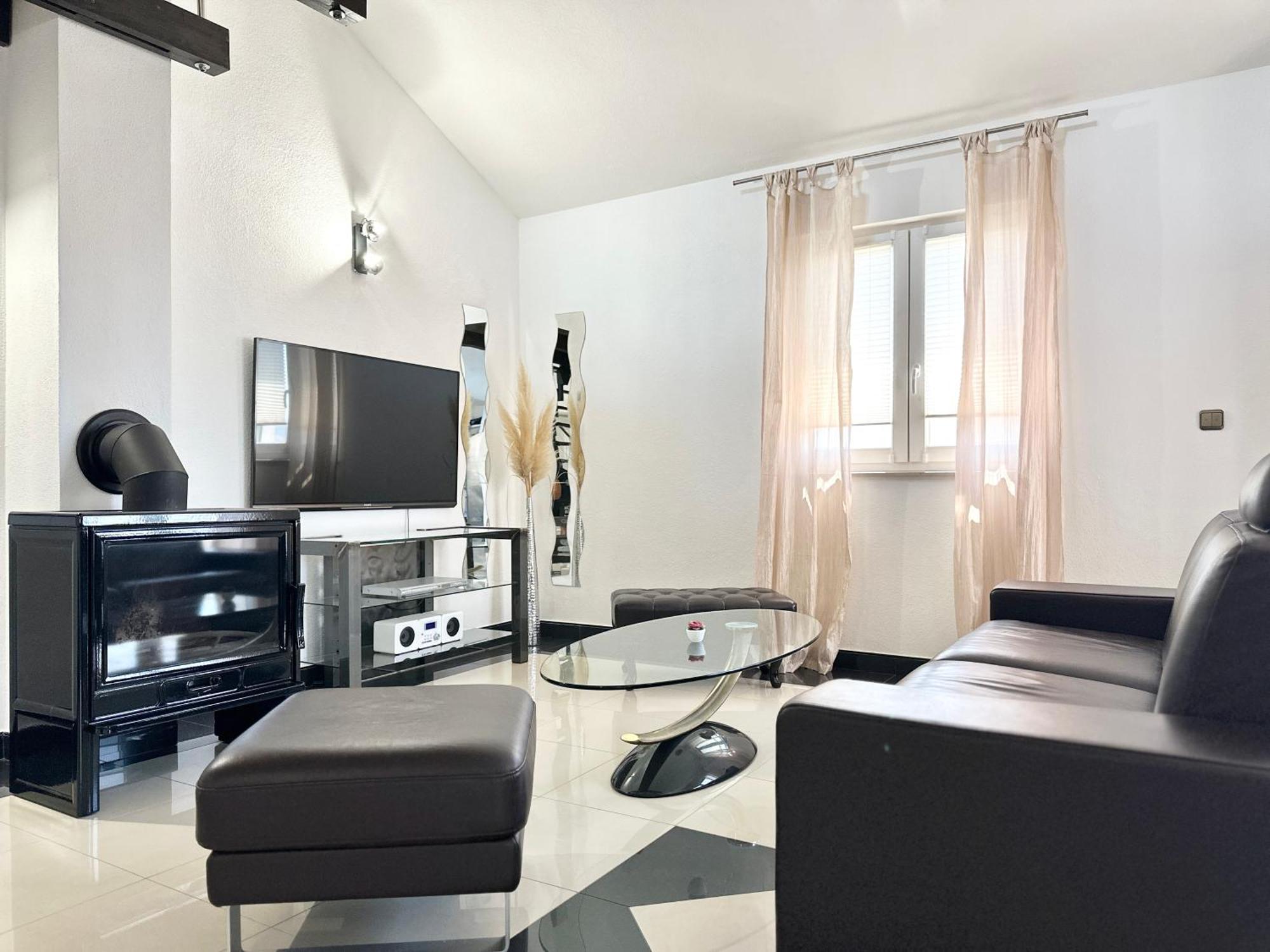 Villa Andrijana - Exclusively Yours - Family Getaway With Private Pool Kaštela Eksteriør bilde