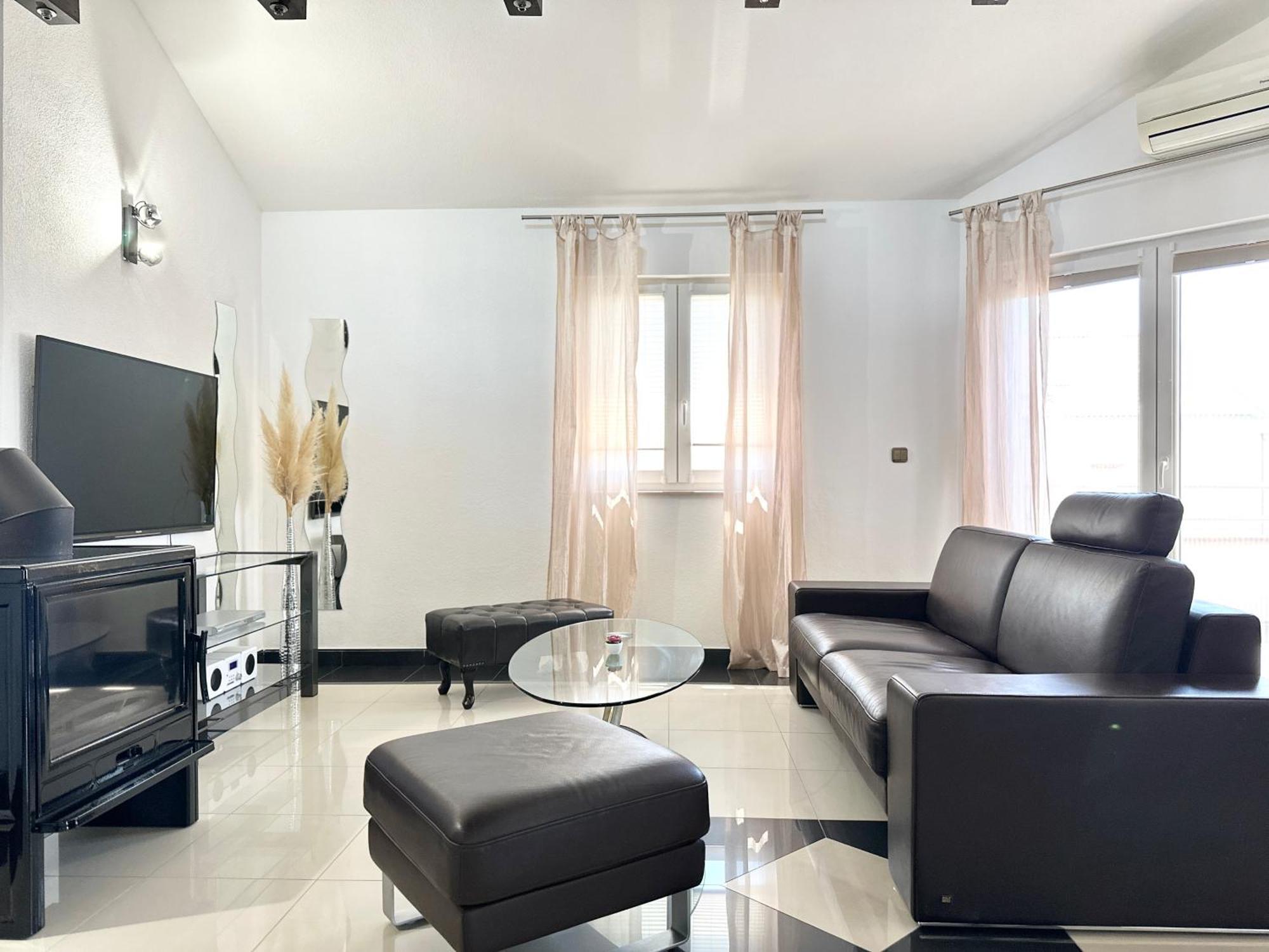 Villa Andrijana - Exclusively Yours - Family Getaway With Private Pool Kaštela Eksteriør bilde