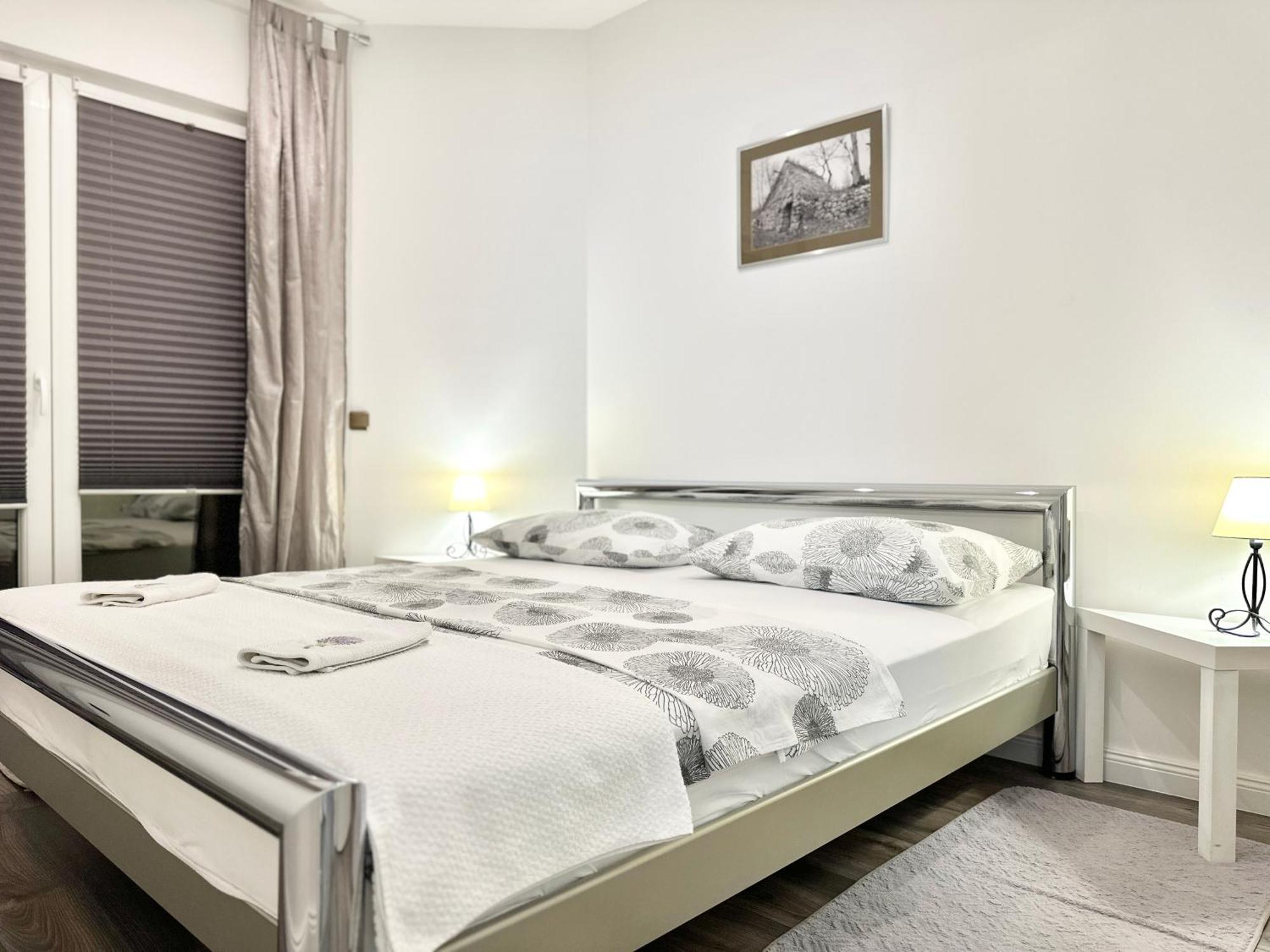 Villa Andrijana - Exclusively Yours - Family Getaway With Private Pool Kaštela Eksteriør bilde
